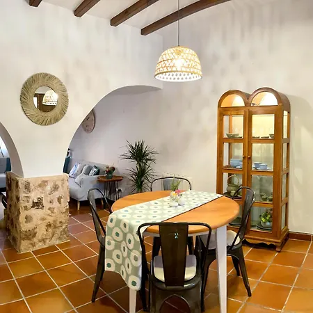 Masia De San Juan: Renovated Castle With Pool And Private Terrace