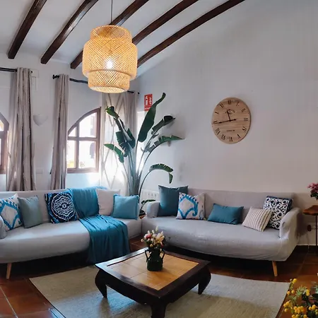 Casa de Campo Masía De San Juan, Renovada Y Con Terraza Privada En Castillo Con Piscina