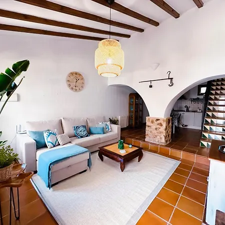 Masia De San Juan Casa Numero 15 En Castillo Con Piscina, Aire Acondicionado Y Terraza Privada *