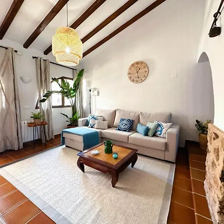 Masía De San Juan, Renovada Y Con Terraza Privada En Castillo Con Piscina *